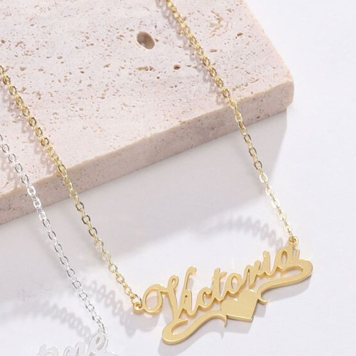 Custom Arabic Name Necklace – Personalized Calligraphy 1